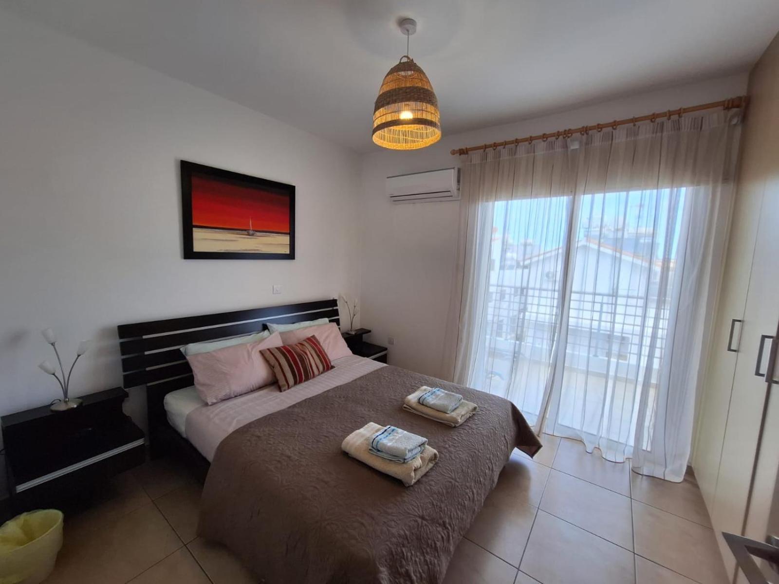 Apartment Helena Паралимни Екстериор снимка