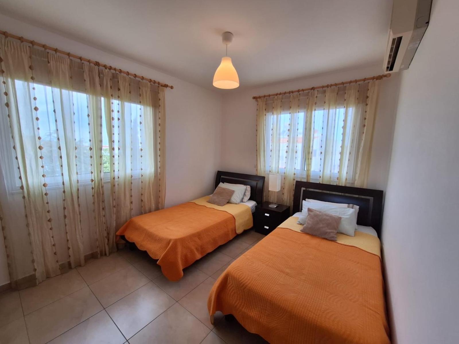 Apartment Helena Паралимни Екстериор снимка