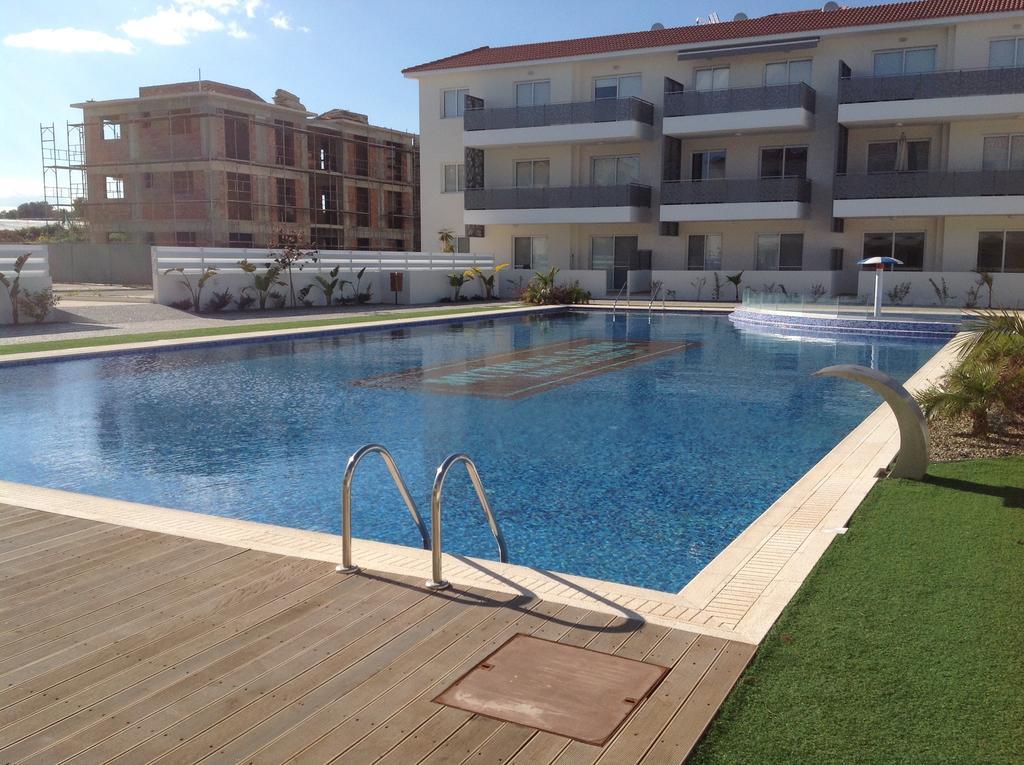 Apartment Helena Паралимни Екстериор снимка